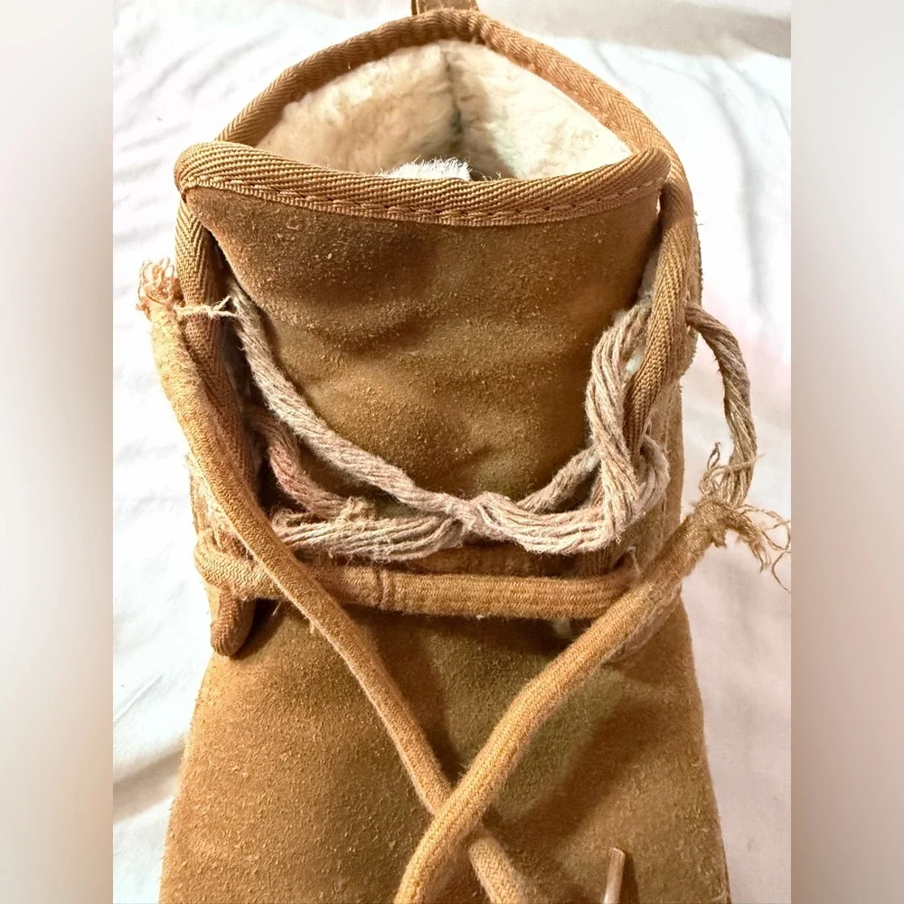 UGG Australia 3236 Neumel Boots for Men, Size 12 - Chestnut - Needs New Laces